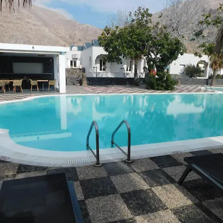 Perissa Infinity Village بيريسا